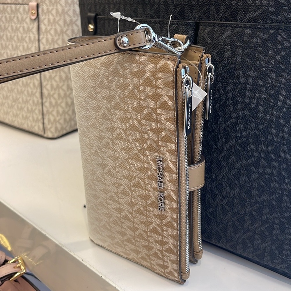 MICHAEL KORS
Jet Set Large Logo Signature Double-Zip Wristlet-Wallet-Phone Case